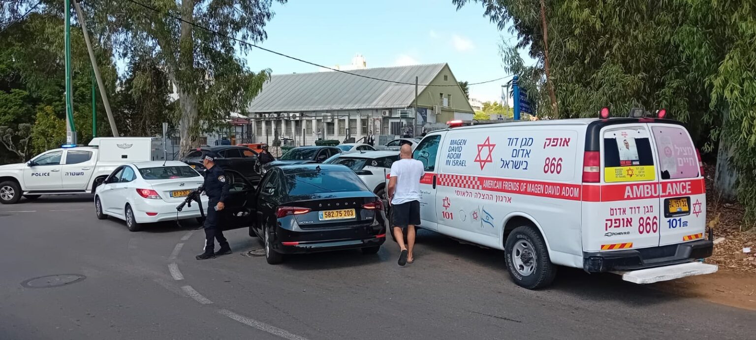 Atentado grave em Hadera, o terrorista foi neutralizado